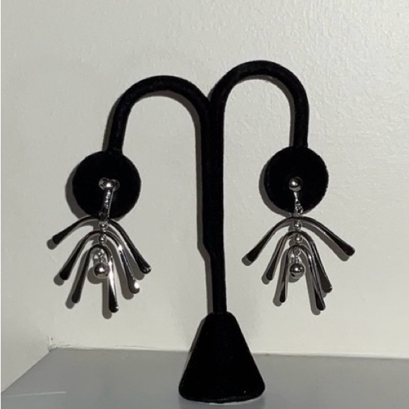 Avon Windchimes 1972 Silver Toned Metal Clip On Earrings Vintage Artistic - Picture 3 of 14